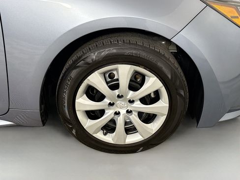 Used 2022 Toyota Corolla LE FWD image 31