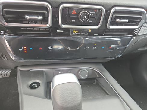 New 2026 Nissan Sentra SR w/ SR Premium Package FWD image 29