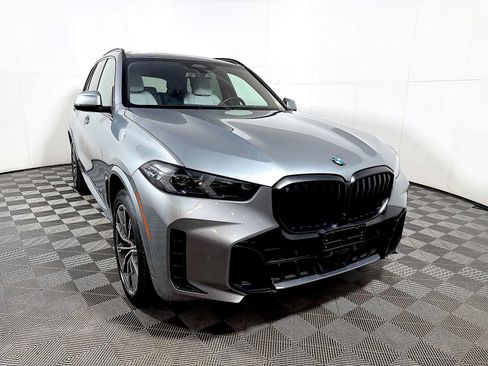 Used 2024 BMW X5 xDrive40i w/ M Sport Package AWD/4WD image 2