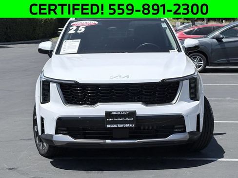 Certified 2025 Kia Sorento EX w/ Panoramic Sunroof Package FWD image 3