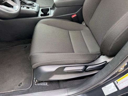Used 2025 Honda CR-V LX image 13