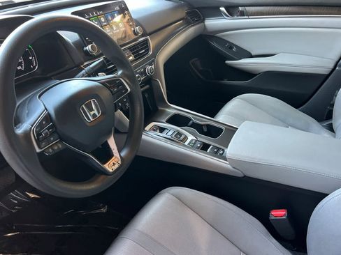 Used 2020 Honda Accord EX image 11