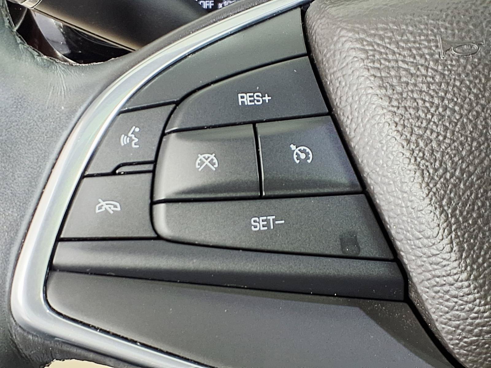 Used 2017 Cadillac XT5 Luxury w/ Driver Awareness Package FWD image 17