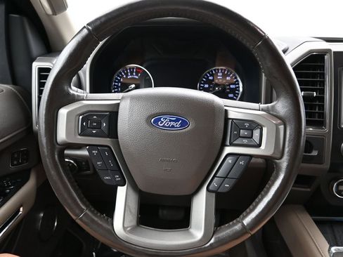 Used 2021 Ford Expedition XLT image 14