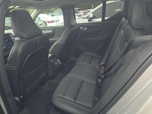 Certified 2025 Volvo XC40 B5 Plus image 6