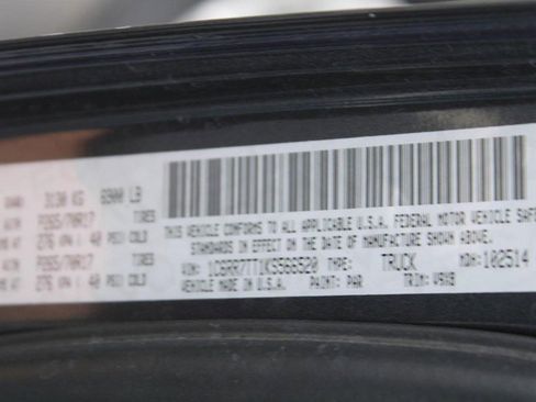 Used 2019 RAM 1500 Classic SLT image 17