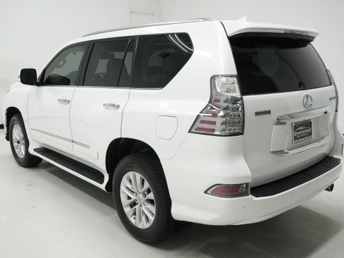 Used 2019 Lexus GX 460 Premium w/ Premium Package AWD/4WD image 6