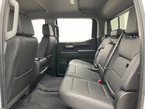 Used 2024 Chevrolet Silverado 1500 LT Trail Boss w/ Convenience Package II AWD/4WD image 37