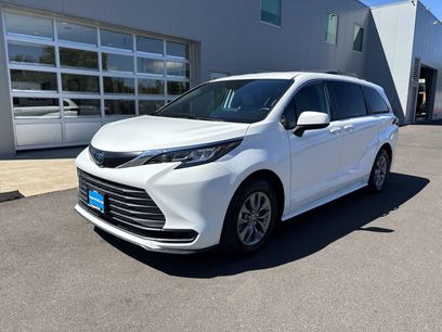 Used 2022 Toyota Sienna LE
