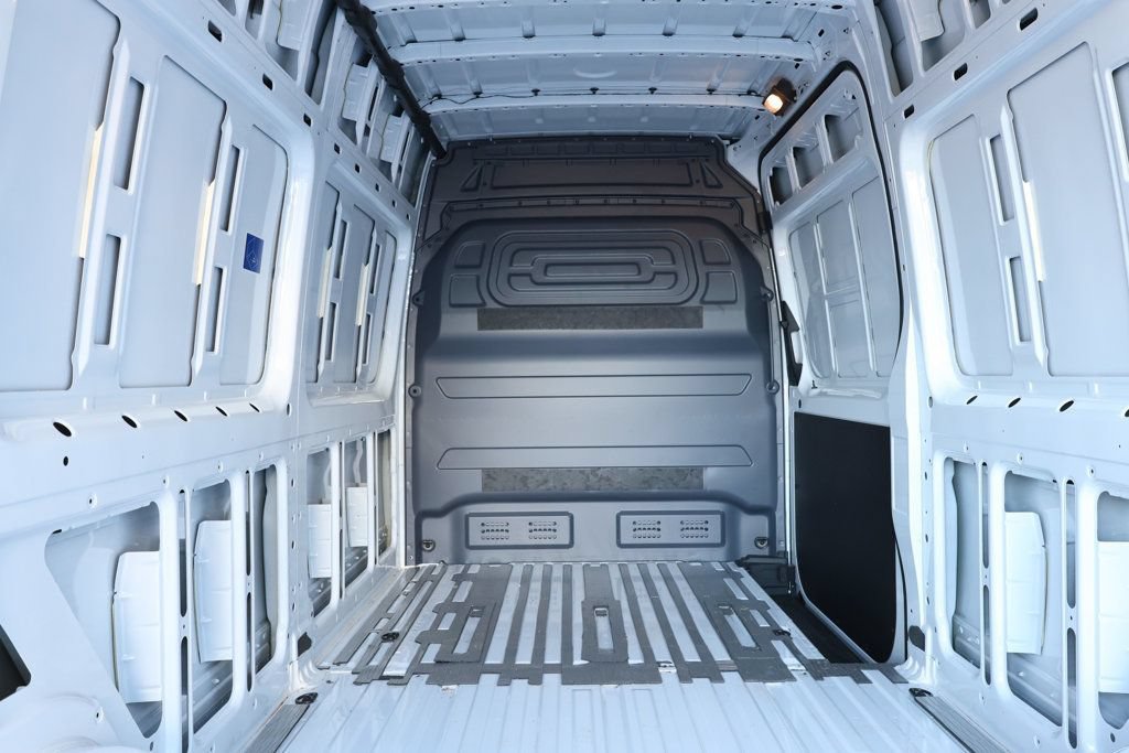 Used 2025 Mercedes-Benz Sprinter 2500 image 21