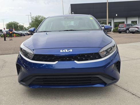 Certified 2023 Kia Forte LXS w/ LXS Technology Package FWD image 3
