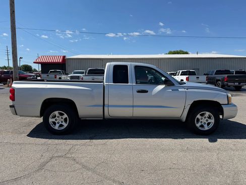 Used 2006 Dodge Dakota SLT RWD image 4