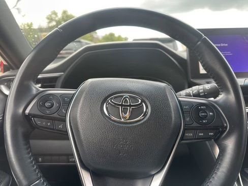 Used 2023 Toyota Venza XLE AWD/4WD image 17