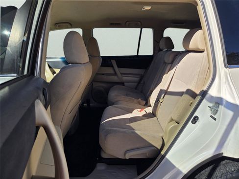 Used 2013 Toyota Highlander Base image 27
