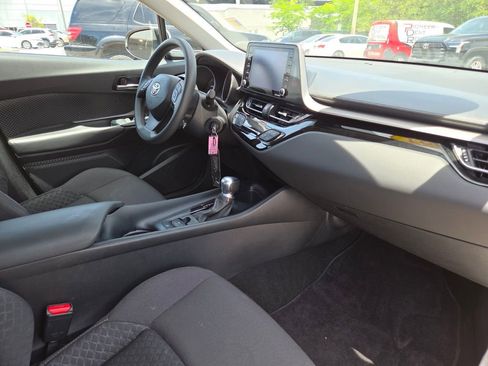 Used 2021 Toyota C-HR LE FWD image 13