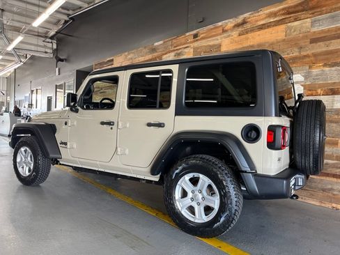 Used 2022 Jeep Wrangler Unlimited Sport AWD/4WD image 60