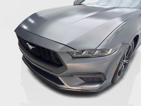 Used 2025 Ford Mustang Coupe image 18