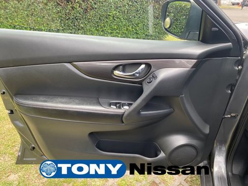 Used 2019 Nissan Rogue SV FWD image 31