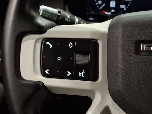 Used 2021 Land Rover Defender 110 SE image 21