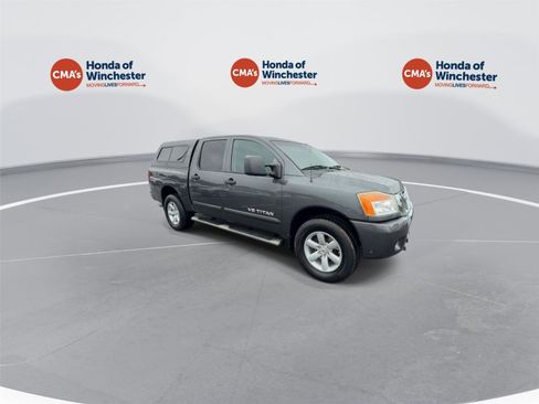 Used 2010 Nissan Titan SE w/ SE Value Truck Pkg AWD/4WD image 2