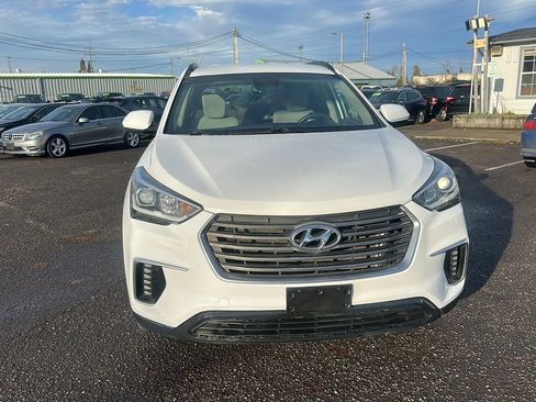 Used 2019 Hyundai Santa Fe XL SE image 1