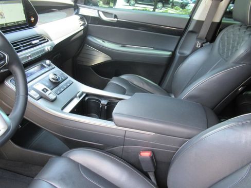 Used 2022 Hyundai Palisade Limited FWD image 15