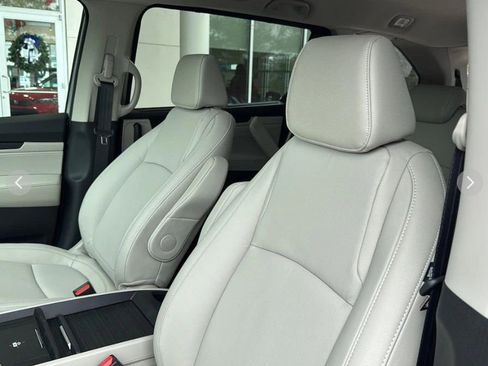 Used 2023 Honda Odyssey EX-L image 13