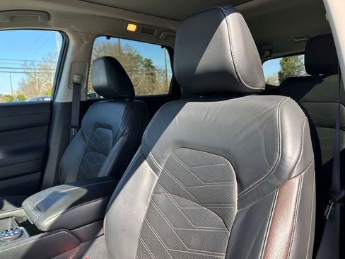 Used 2022 Nissan Pathfinder Platinum w/ Cargo Package image 14