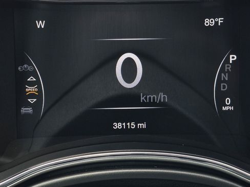 Used 2021 Jeep Grand Cherokee Limited w/ Premium Lighting Group AWD/4WD image 24