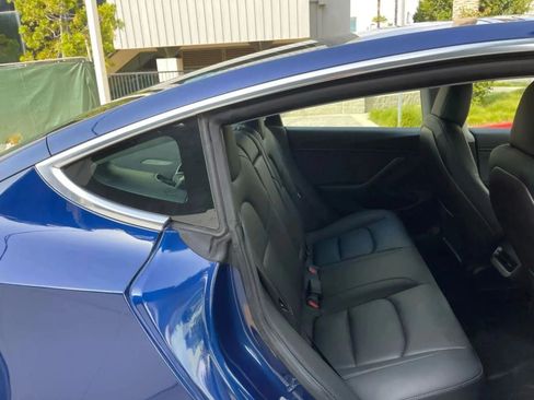 Used 2019 Tesla Model 3 Mid Range RWD image 11