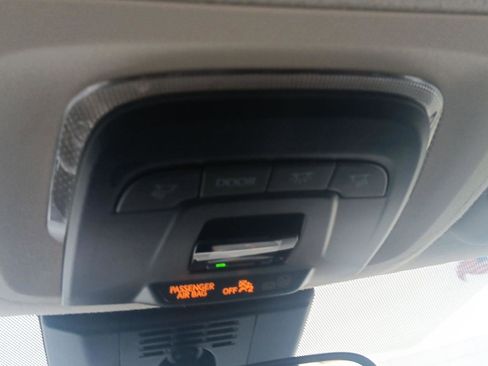 Used 2025 Toyota Corolla LE image 21