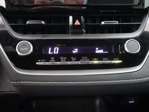 Certified 2025 Toyota Corolla SE FWD image 19