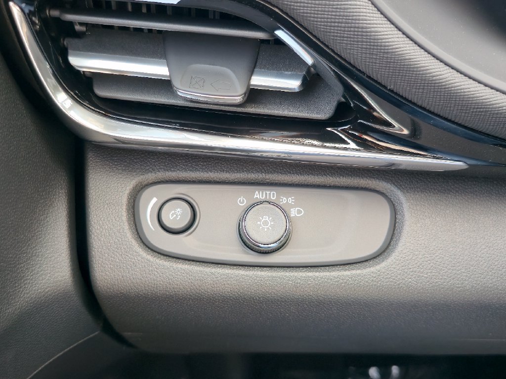 New 2026 Buick Envista Sport Touring w/ Convenience I Package FWD image 17