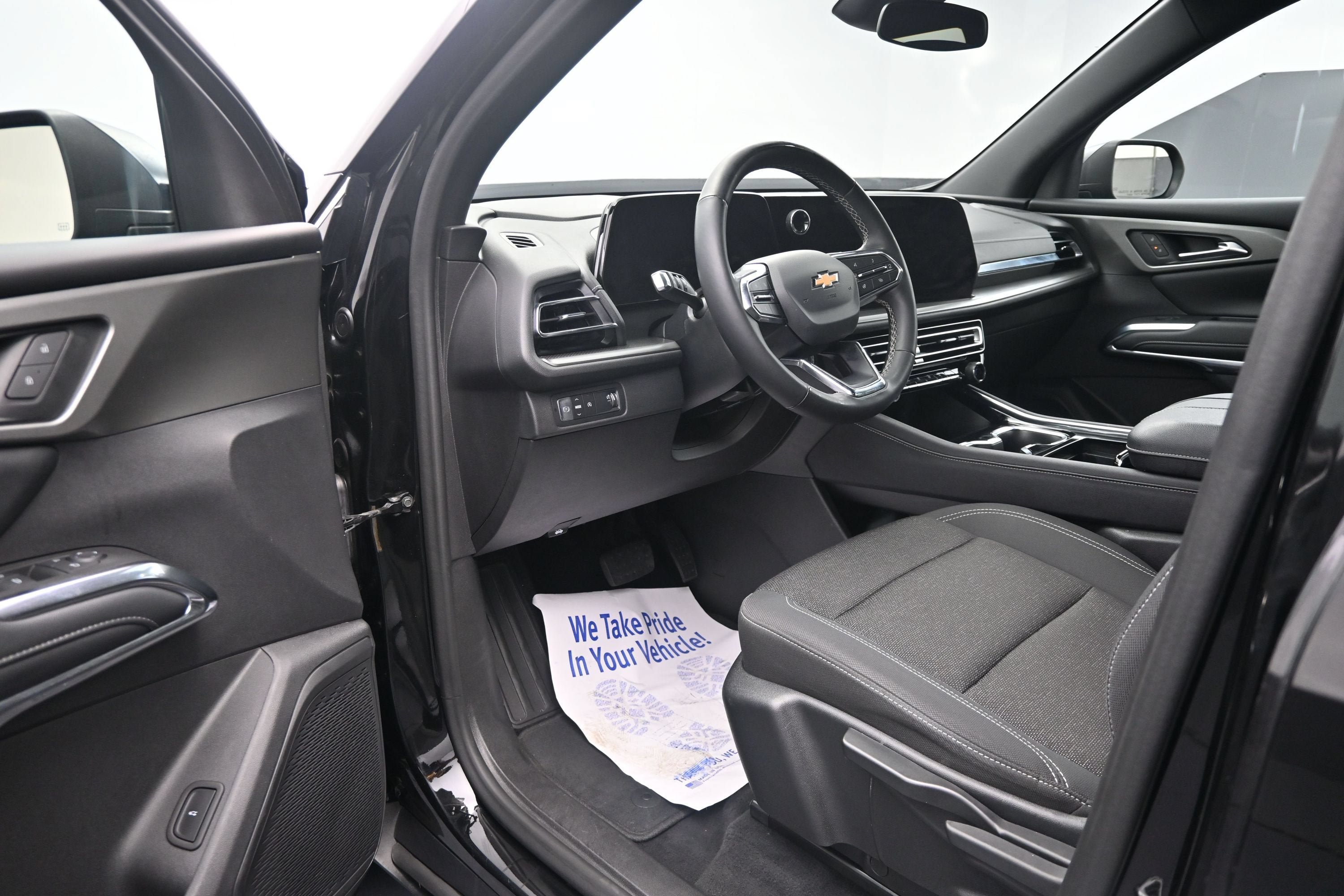 Certified 2024 Chevrolet Traverse LS FWD image 10