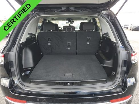 Used 2023 Jeep Grand Cherokee Laredo AWD/4WD image 26