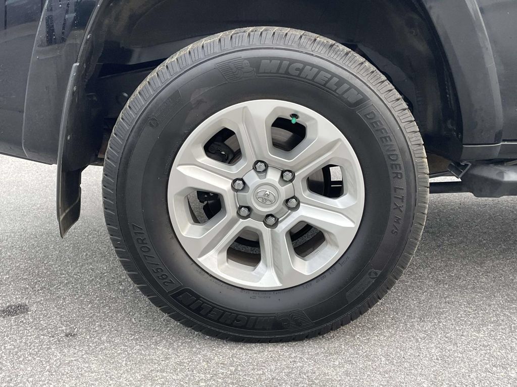 Used 2023 Toyota 4Runner SR5 AWD/4WD image 30
