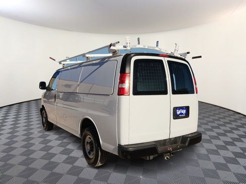 Used 2016 Chevrolet Express 2500 image 3