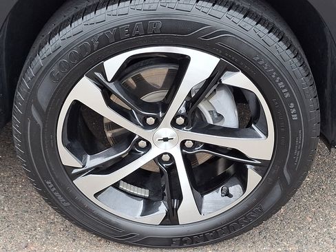 Used 2024 Chevrolet Trax RS FWD image 8