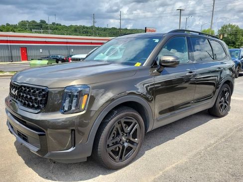Used 2024 Kia Telluride EX X-Line AWD/4WD image 3
