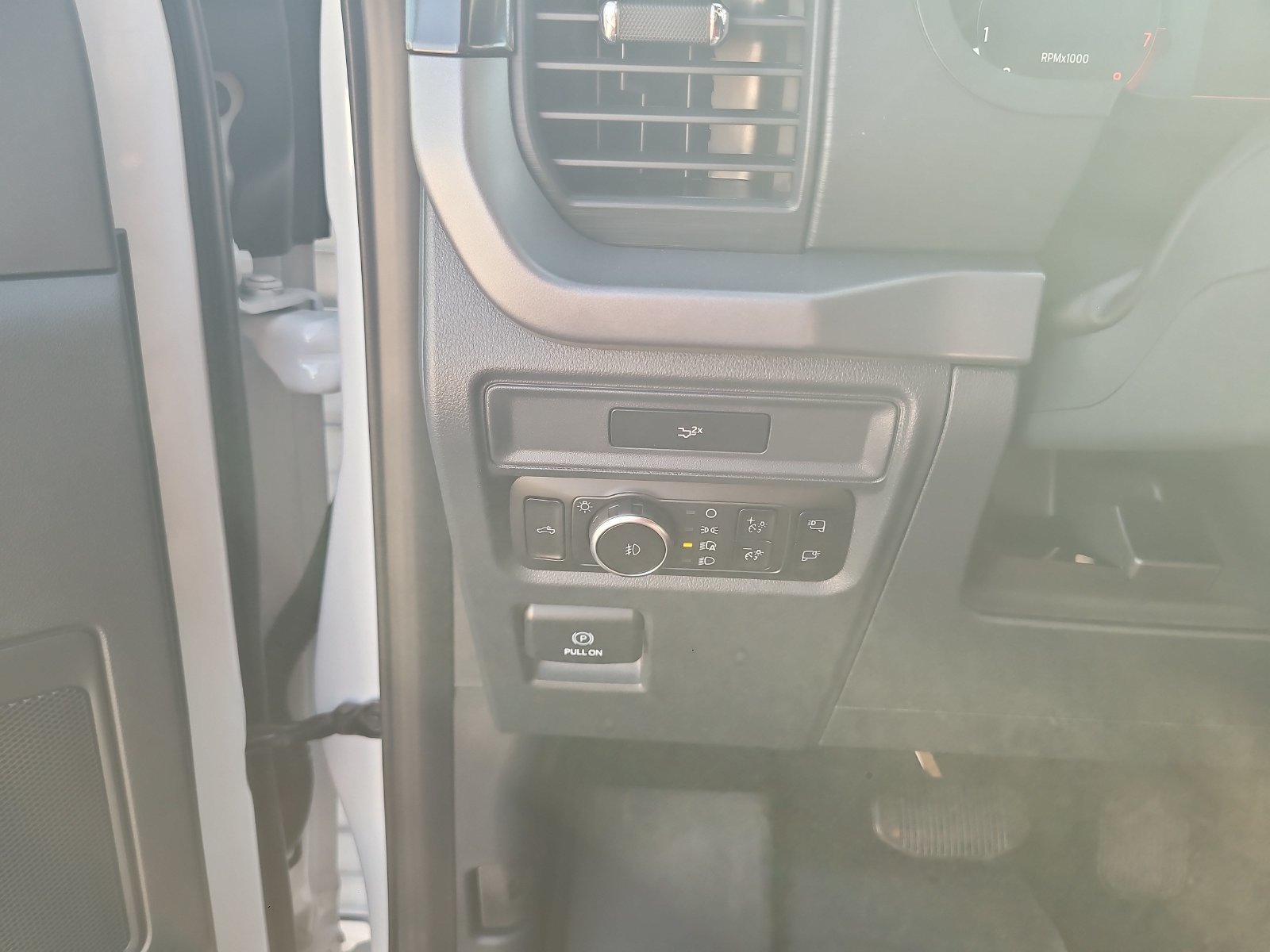 Used 2026 Ford F150 XLT w/ Equipment Group 302A MID AWD/4WD image 17