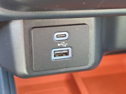 Used 2022 Ford Maverick XLT image 5