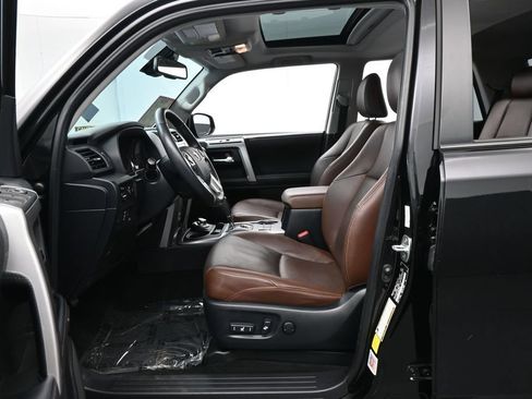 Used 2024 Toyota 4Runner Limited AWD/4WD image 11