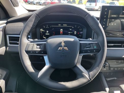 New 2026 Mitsubishi Outlander SE AWD/4WD image 7