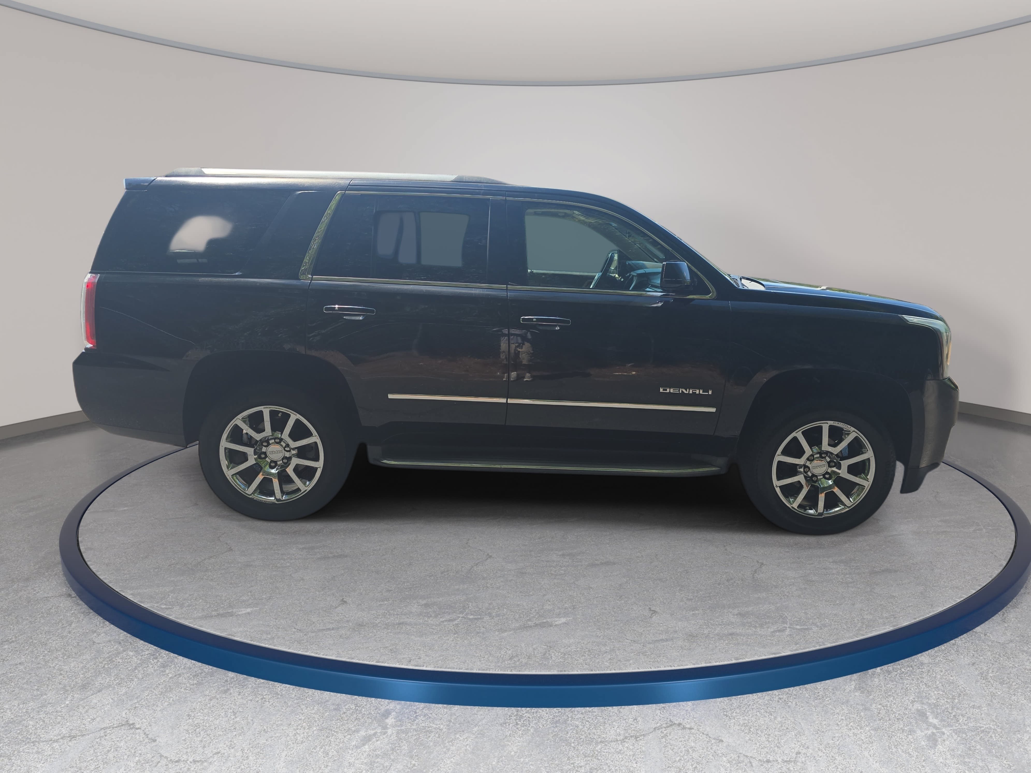 Used 2015 GMC Yukon Denali RWD image 4