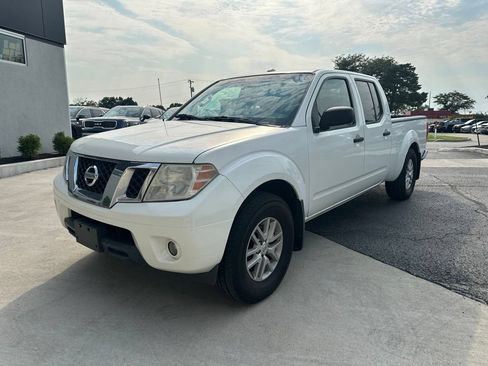 Used 2015 Nissan Frontier SV w/ SV Value Truck Package RWD image 4