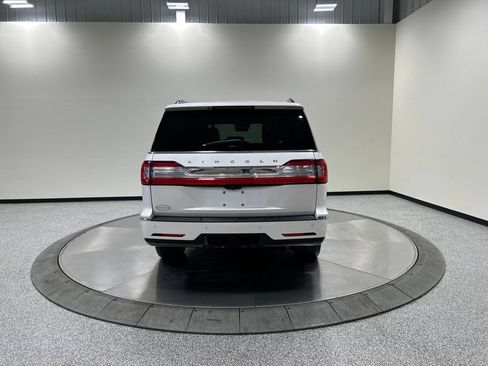 Used 2019 Lincoln Navigator Reserve AWD/4WD image 7