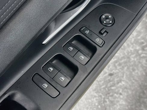 Used 2025 Hyundai Elantra SEL FWD image 20