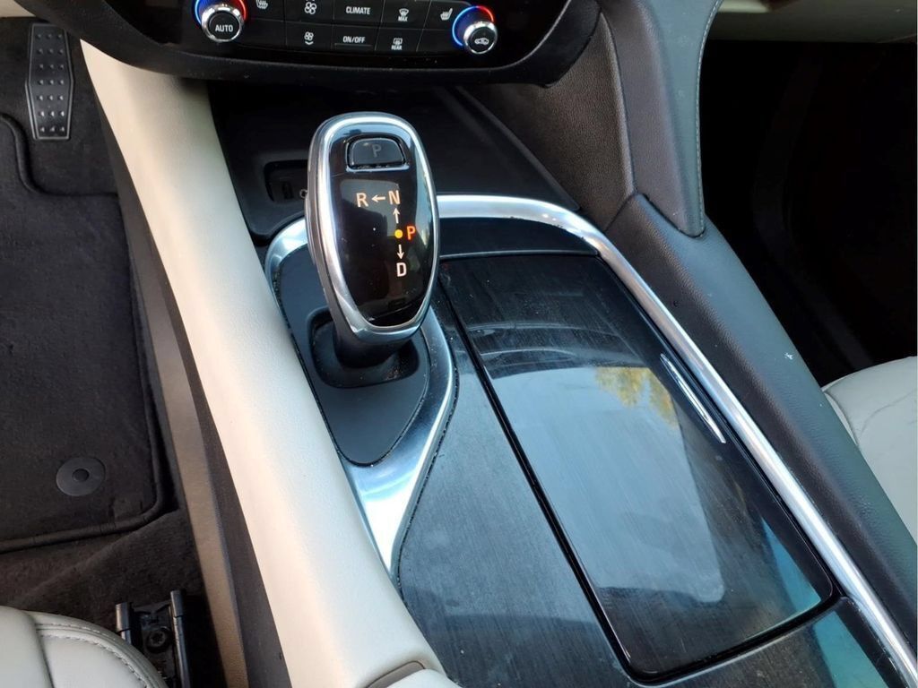 Used 2019 Buick Enclave Essence FWD image 29