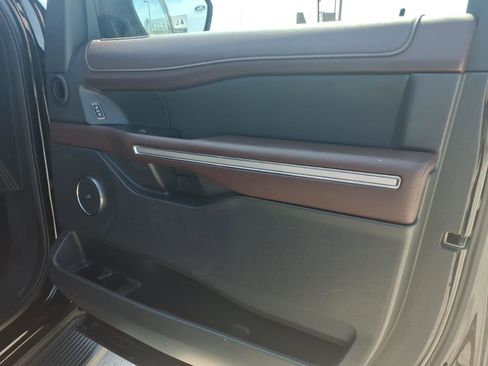 Used 2024 Ford Expedition Limited RWD image 8