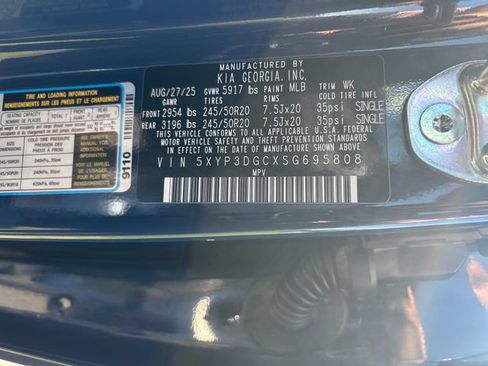 Used 2025 Kia Telluride EX w/ EX Captain's Chair Package AWD/4WD image 33